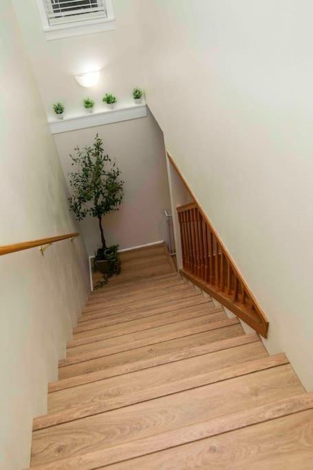 Family Friendly Home Close To Airport And Downtown Де-Мойн Экстерьер фото